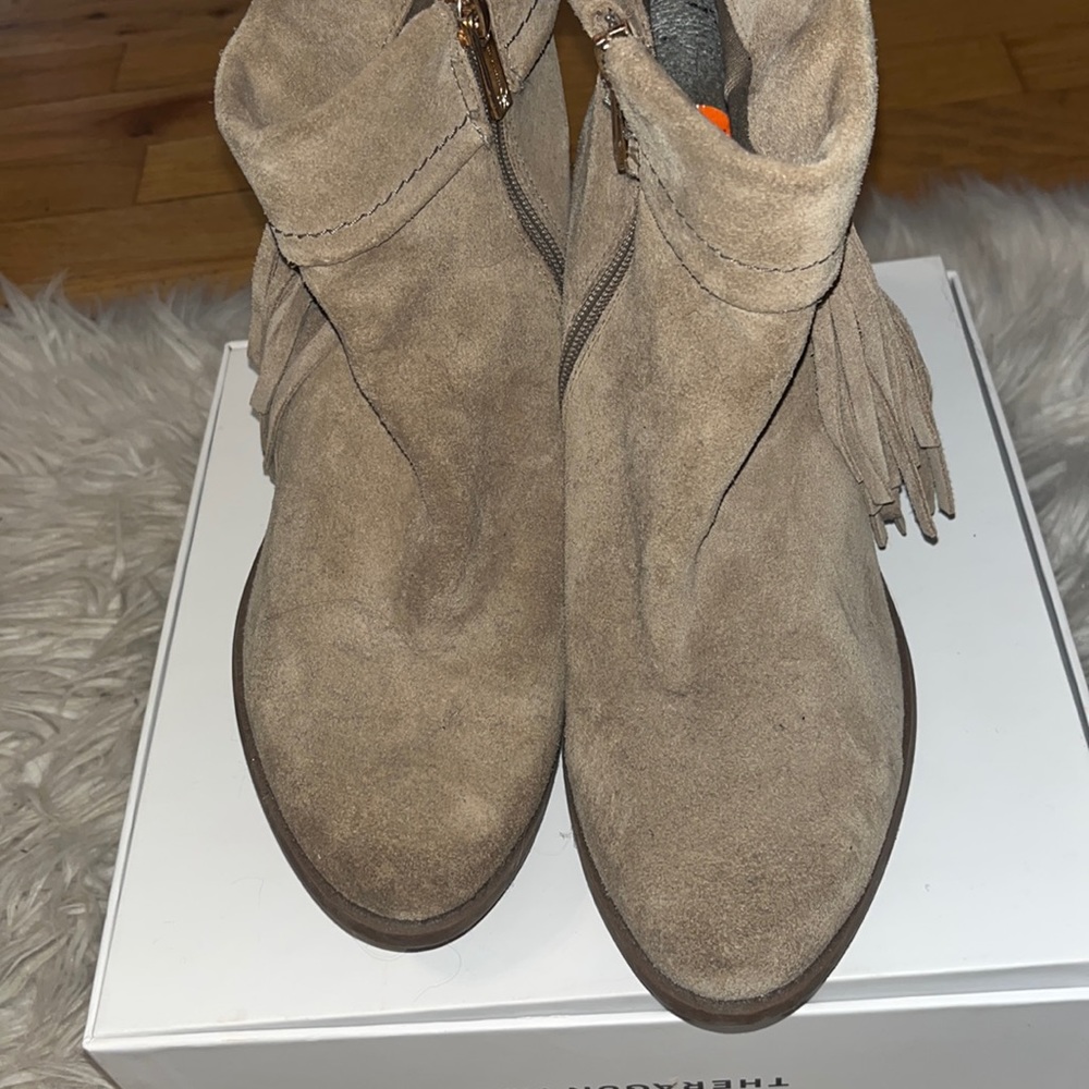 Jessica Simpson Taupe suede booties with fringe